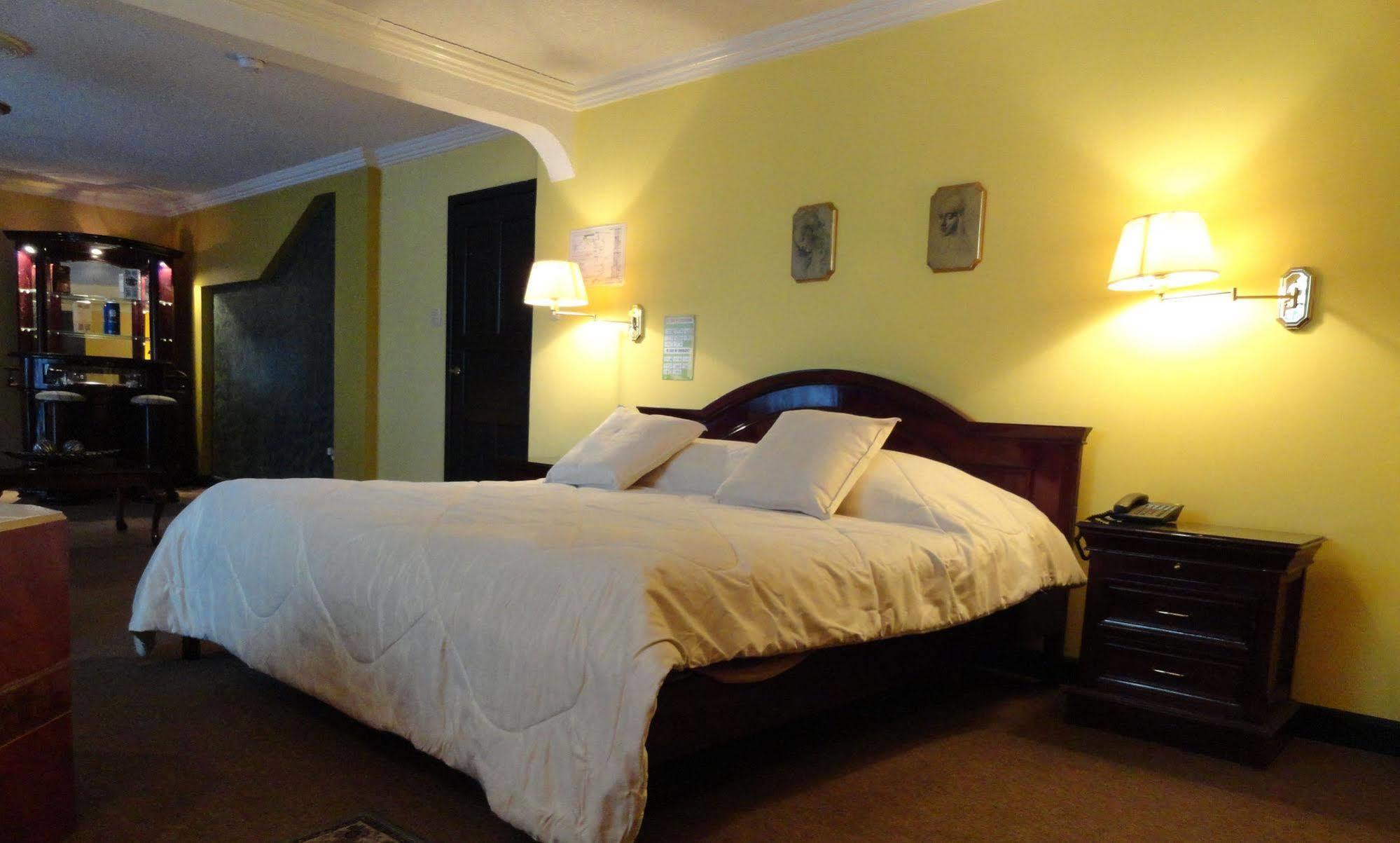 Hotel Suites Gonzalez Suarez Quito Extérieur photo