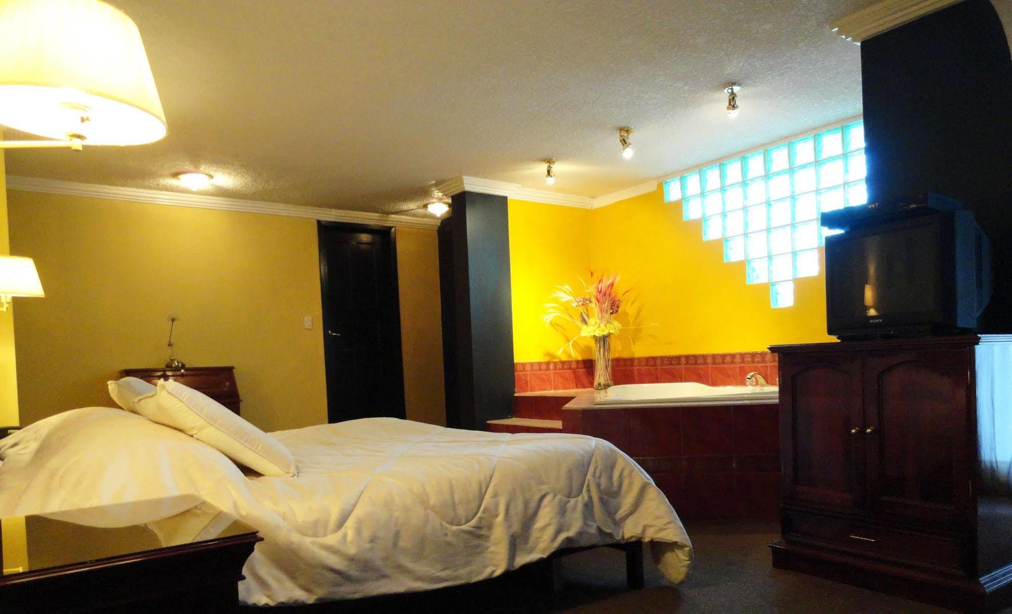 Hotel Suites Gonzalez Suarez Quito Extérieur photo