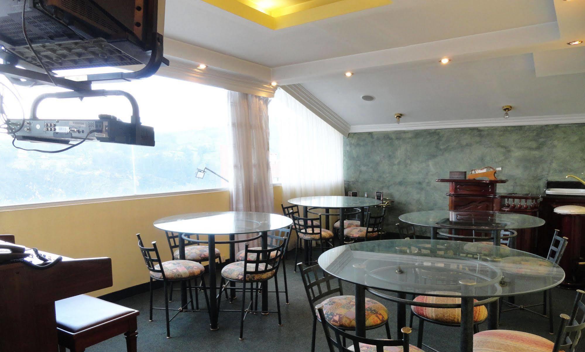 Hotel Suites Gonzalez Suarez Quito Extérieur photo